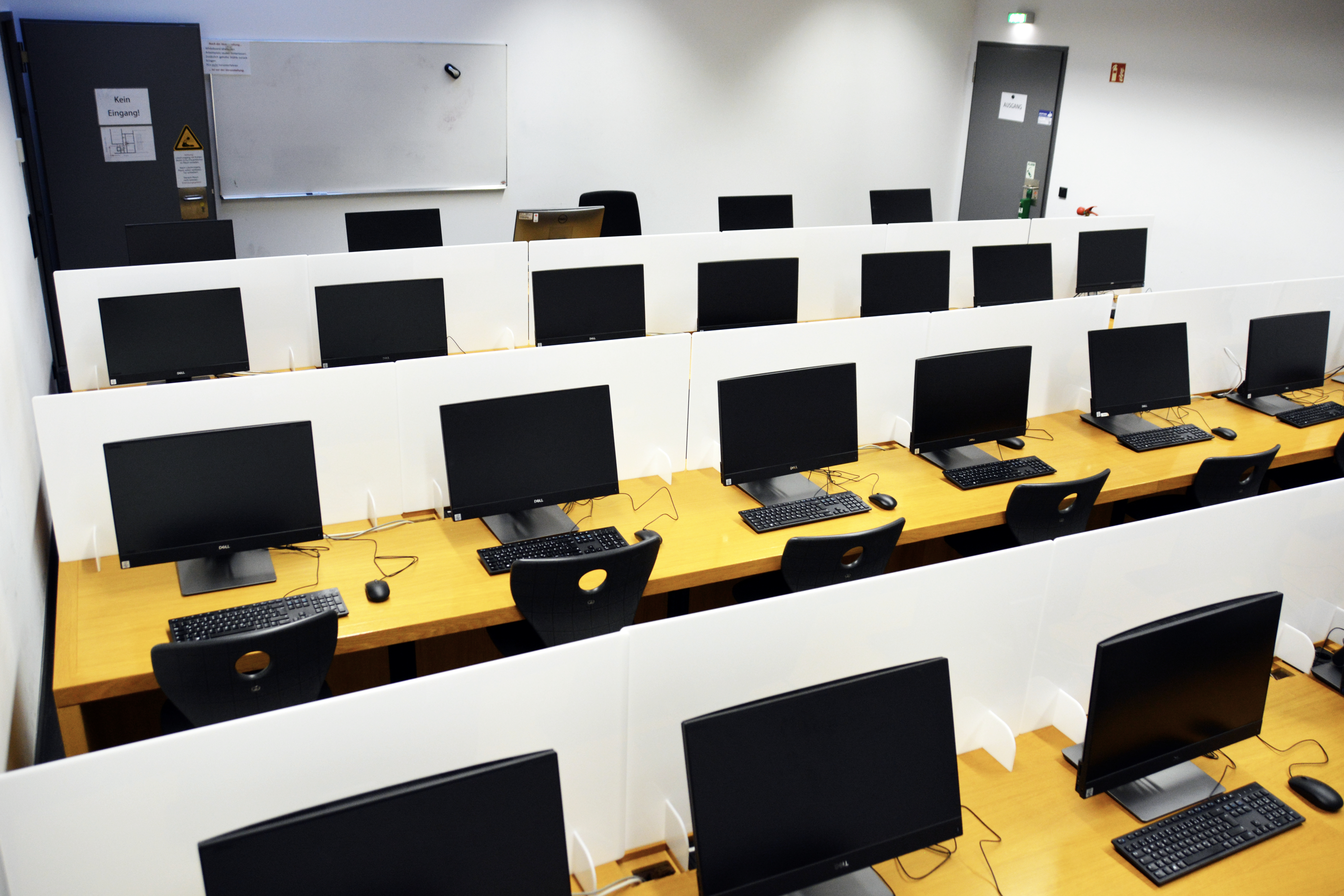 ESZ_Pruefungszentrum_Pool.jpg